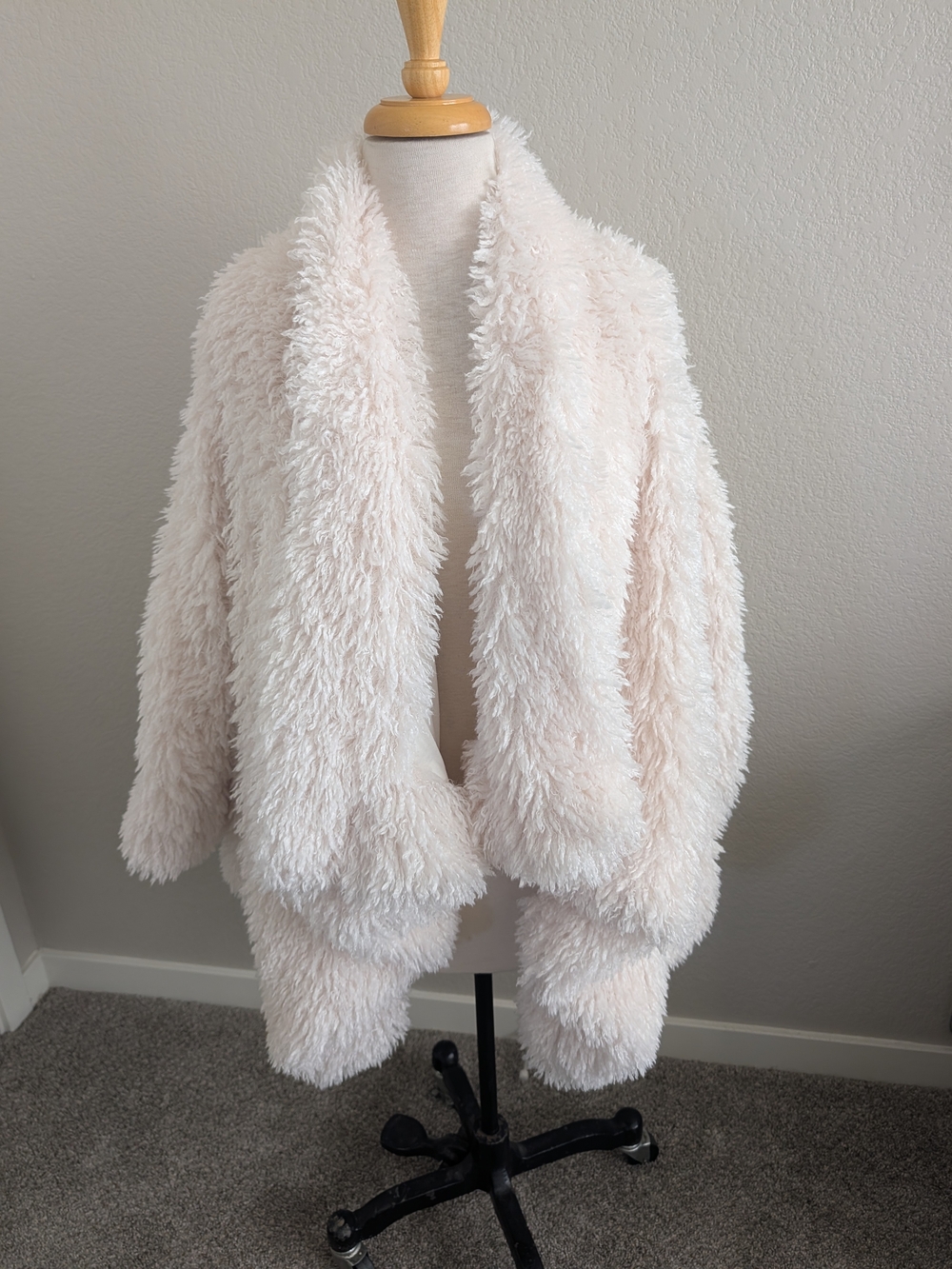 Anthropology Cozy Faux Fur Open-Front Cape in Cream